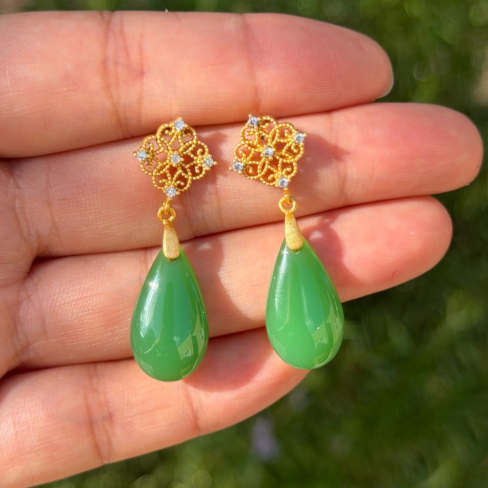 Gold plated green chalcedony drop‎ earrings 0460
